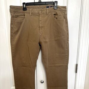Vineyard Vines khaki pants (men)